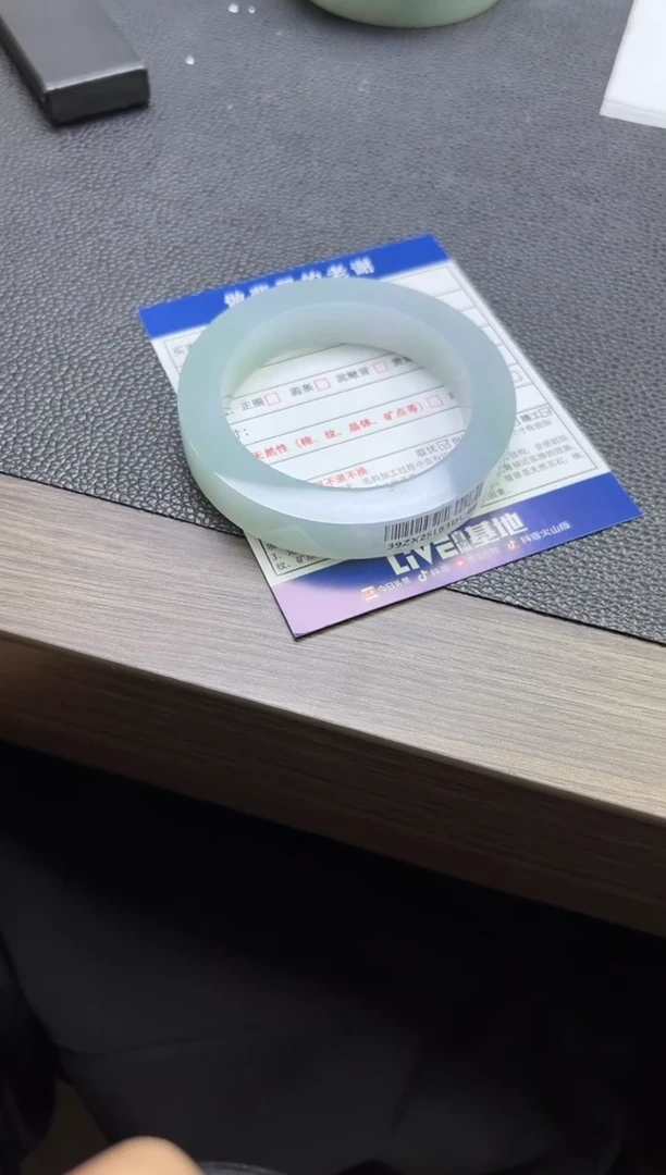 未镶嵌手镯定制翡翠自**已定制手镯不退不换