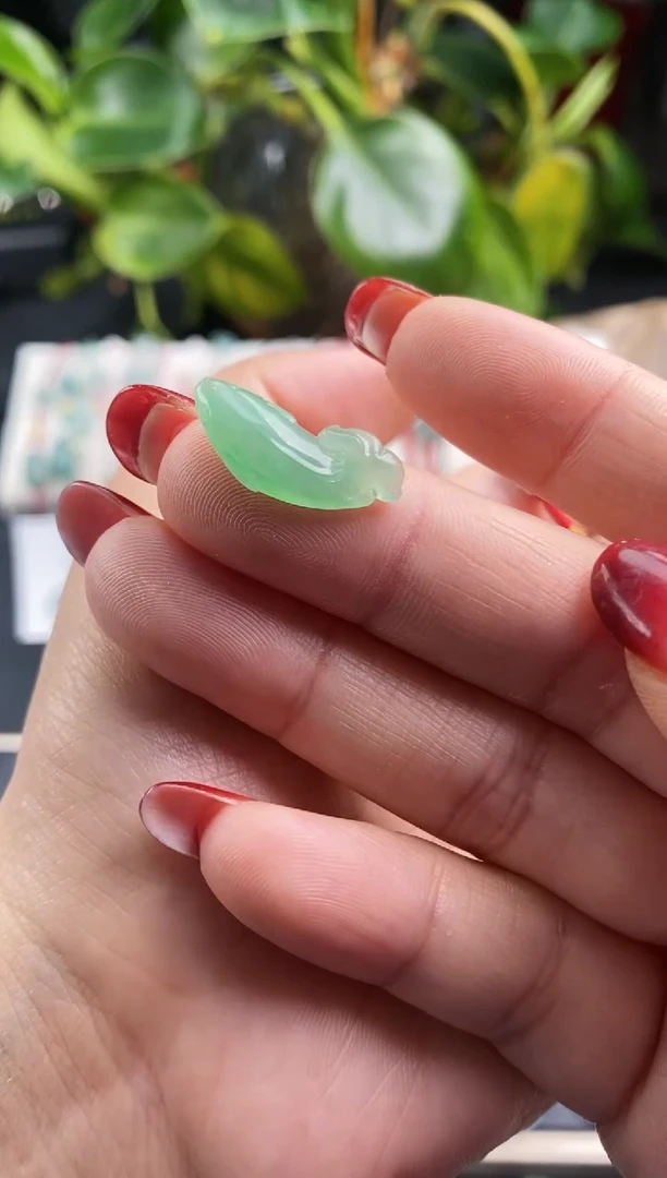 【闪购商品】翡翠裸石翡翠金鱼