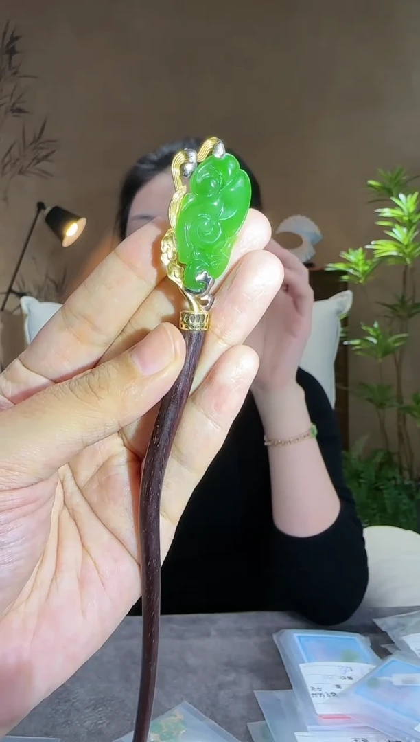 【闪购商品】和田玉发簪18K金镶嵌18K金镶碧玉苹果绿如意发簪