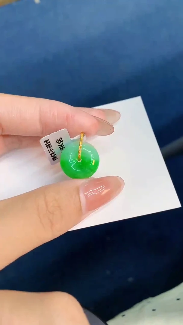翡翠18K金镶嵌颈饰           1