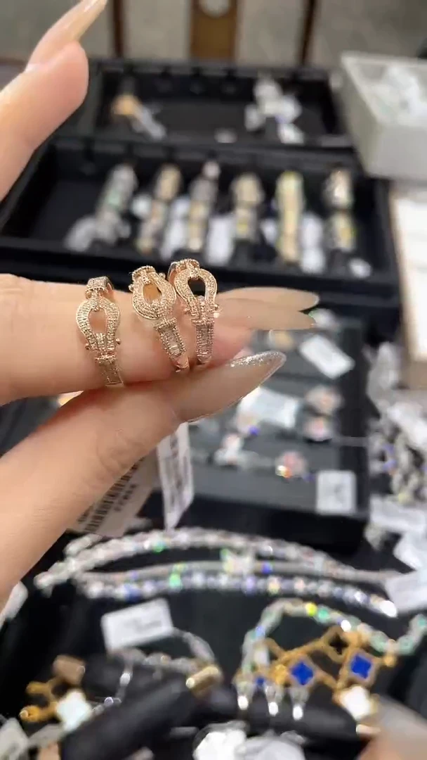 戒指18K金镶嵌钻石YT   057多样性发一