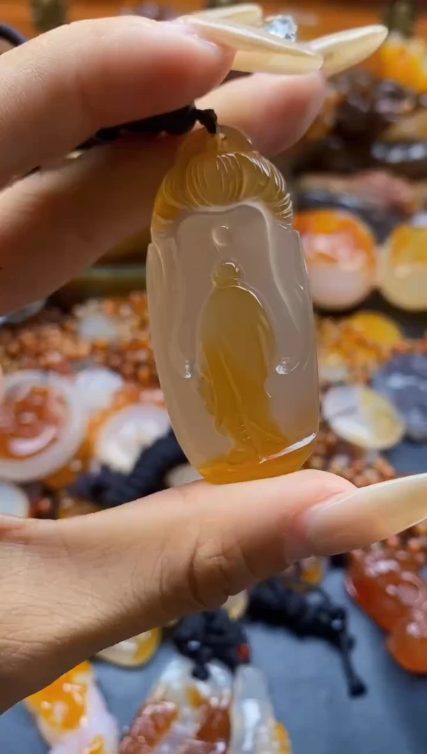 玛瑙/玉髓挂件未镶嵌白*ll