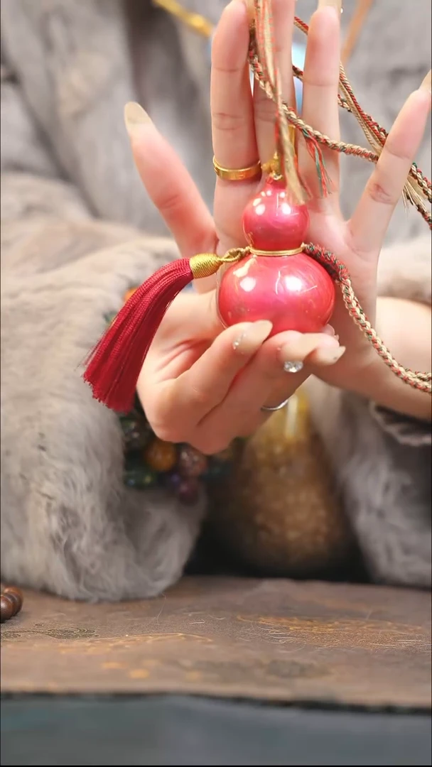 【闪购商品】XQ222漂漆精致小手捻{未开口}