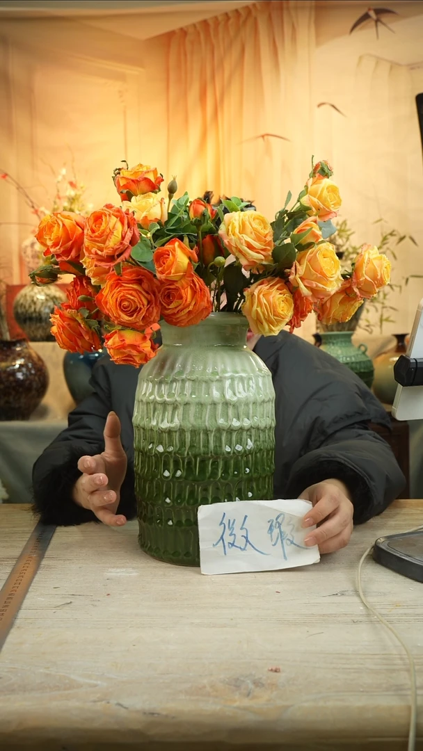 高度 29口经12花瓶