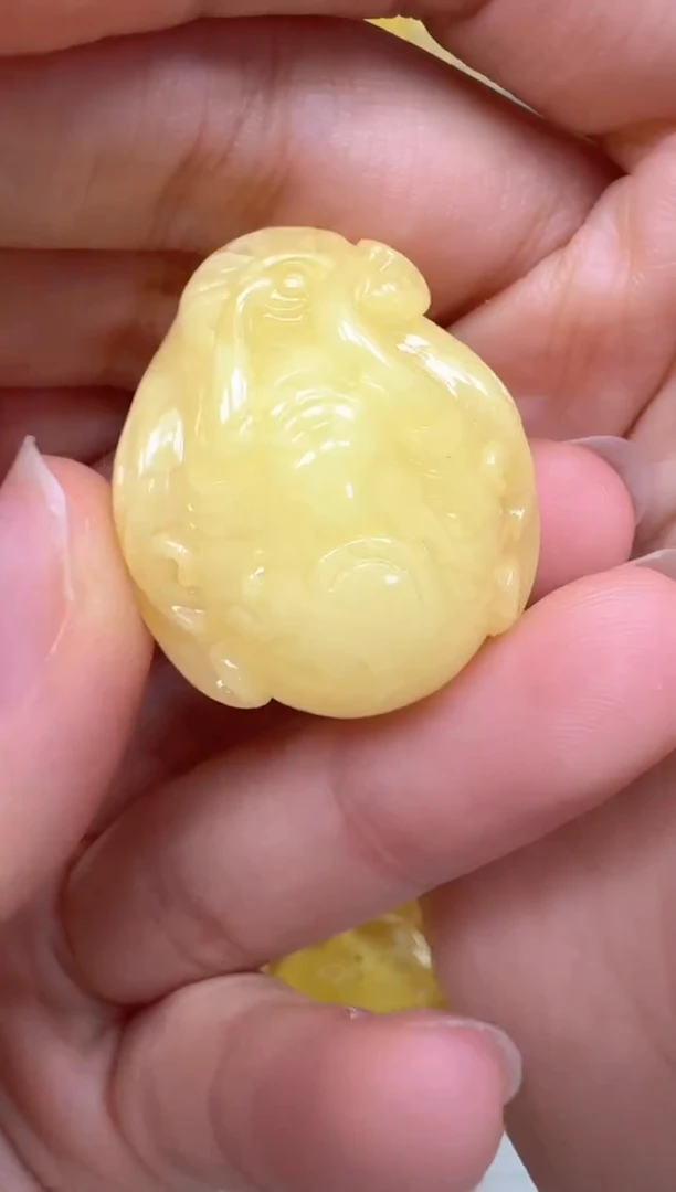 裸石琥珀未镶嵌如图