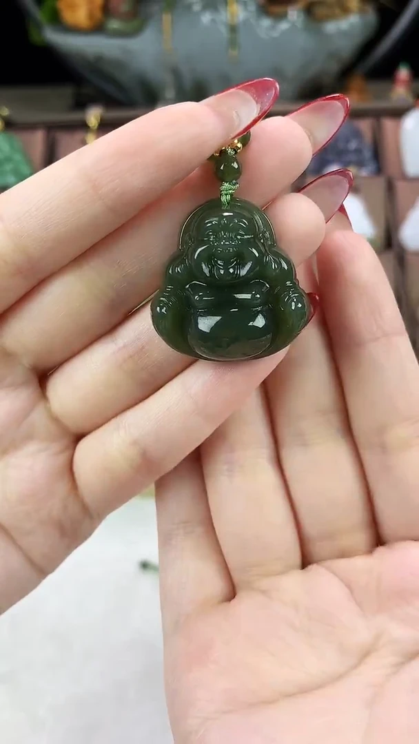 颈饰未镶嵌和田玉吊坠