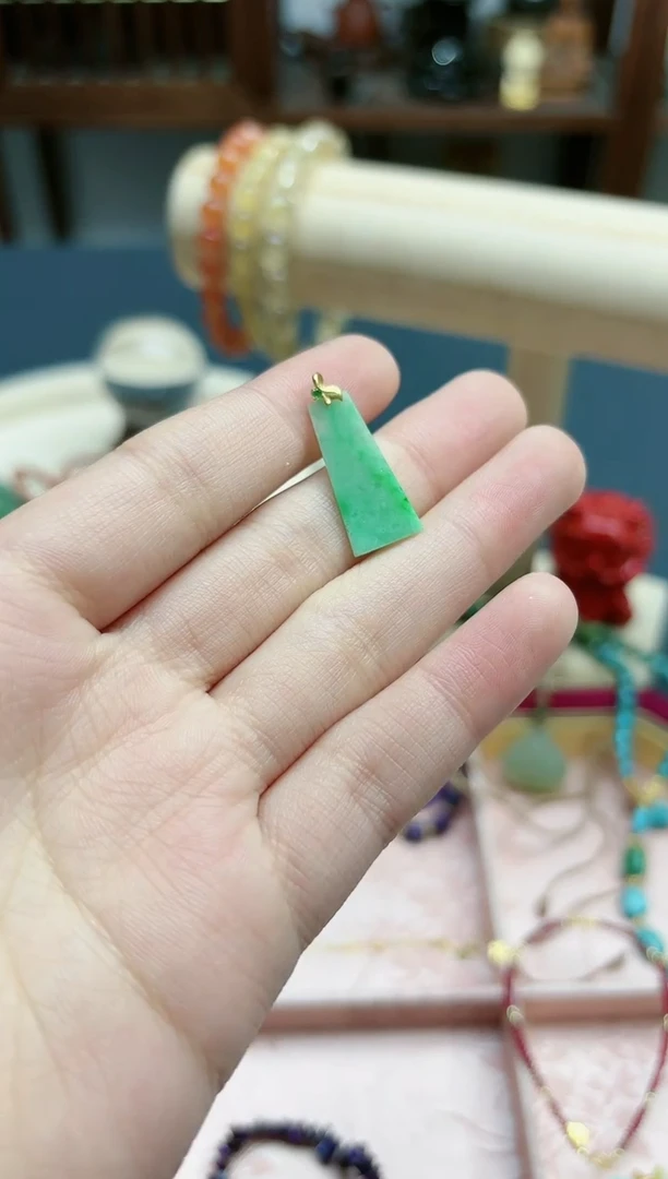【闪购商品】翡翠颈饰18K金镶嵌18k金翡翠吊坠*1 YD赠链