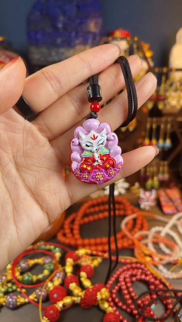 【闪购商品】红红九尾牌子吊坠