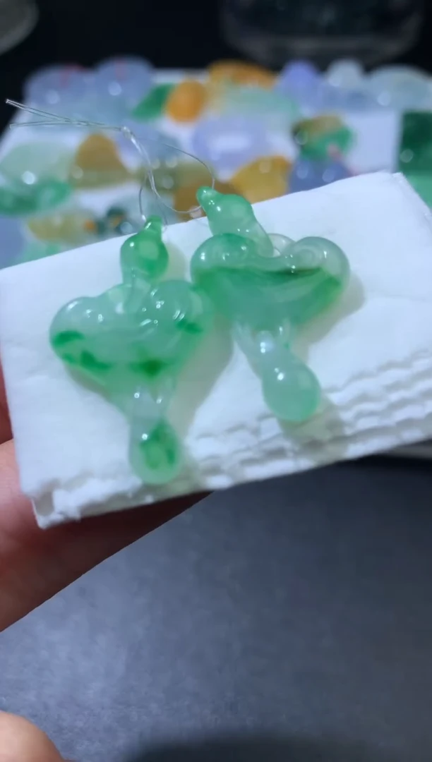 未镶嵌定制翡翠毛货