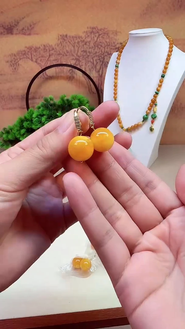 蜜蜡14K金镶嵌耳饰E53