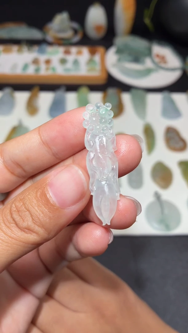 未镶嵌定制翡翠人参