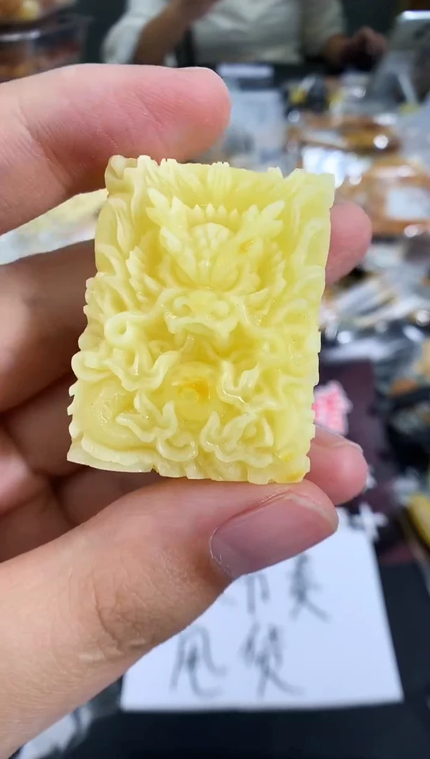 蜜蜡未镶嵌珠宝奇石1