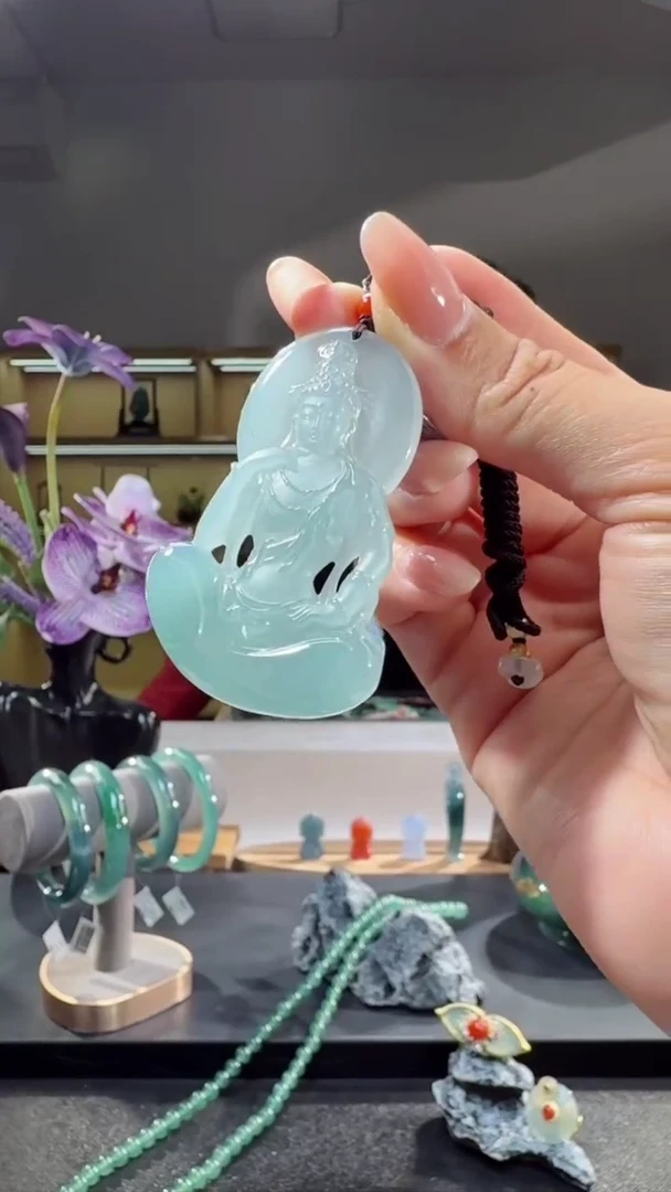 吊坠(不含链)未镶嵌翡翠自在观音