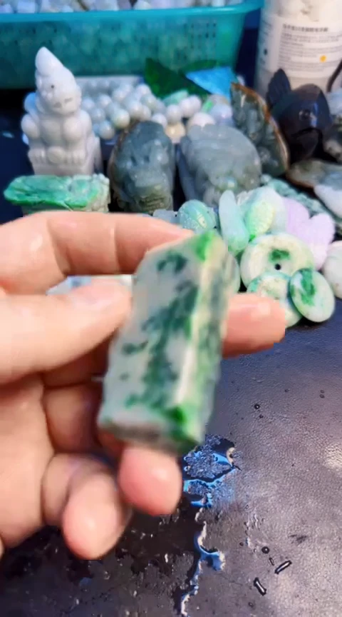 颈饰未镶嵌翡翠004