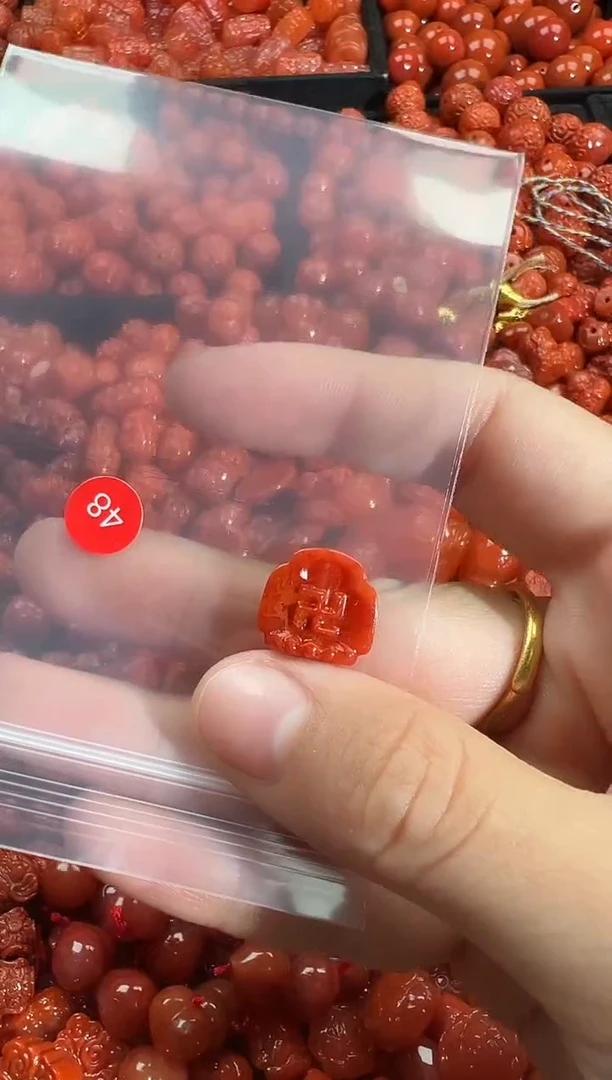 颈饰未镶嵌南红玛瑙1