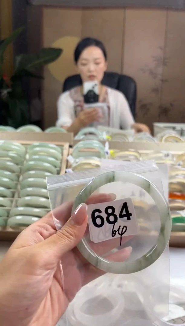 手镯玛瑙/玉髓未镶嵌天山翠默认微抠684
