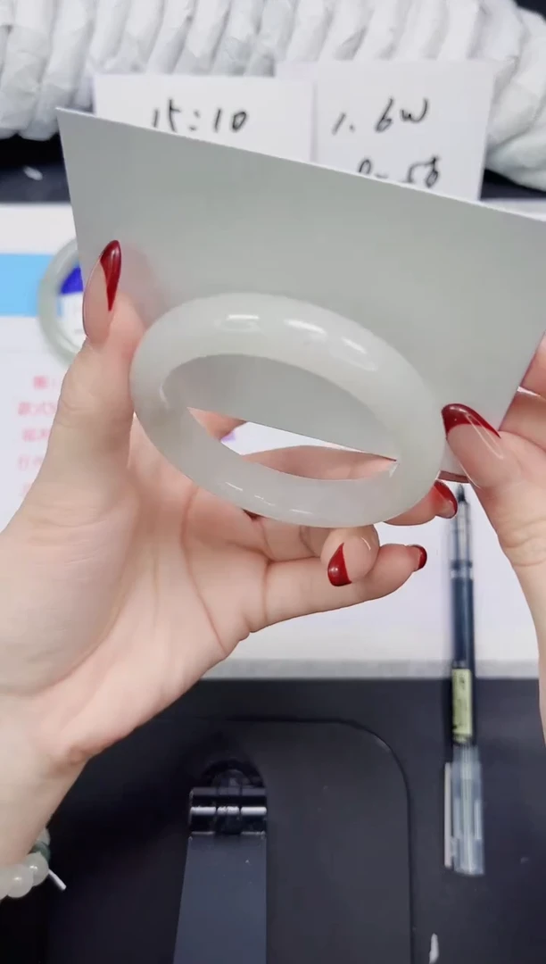 【闪购商品】石英质玉手镯未镶嵌121