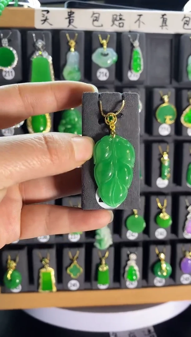 【闪购商品】翡翠耳饰银S925镶嵌216...