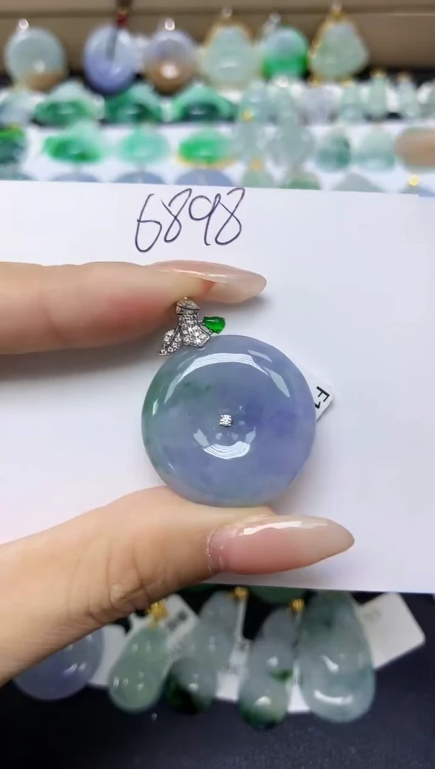 翡翠18K金镶嵌颈饰 天然缅甸翡翠A货