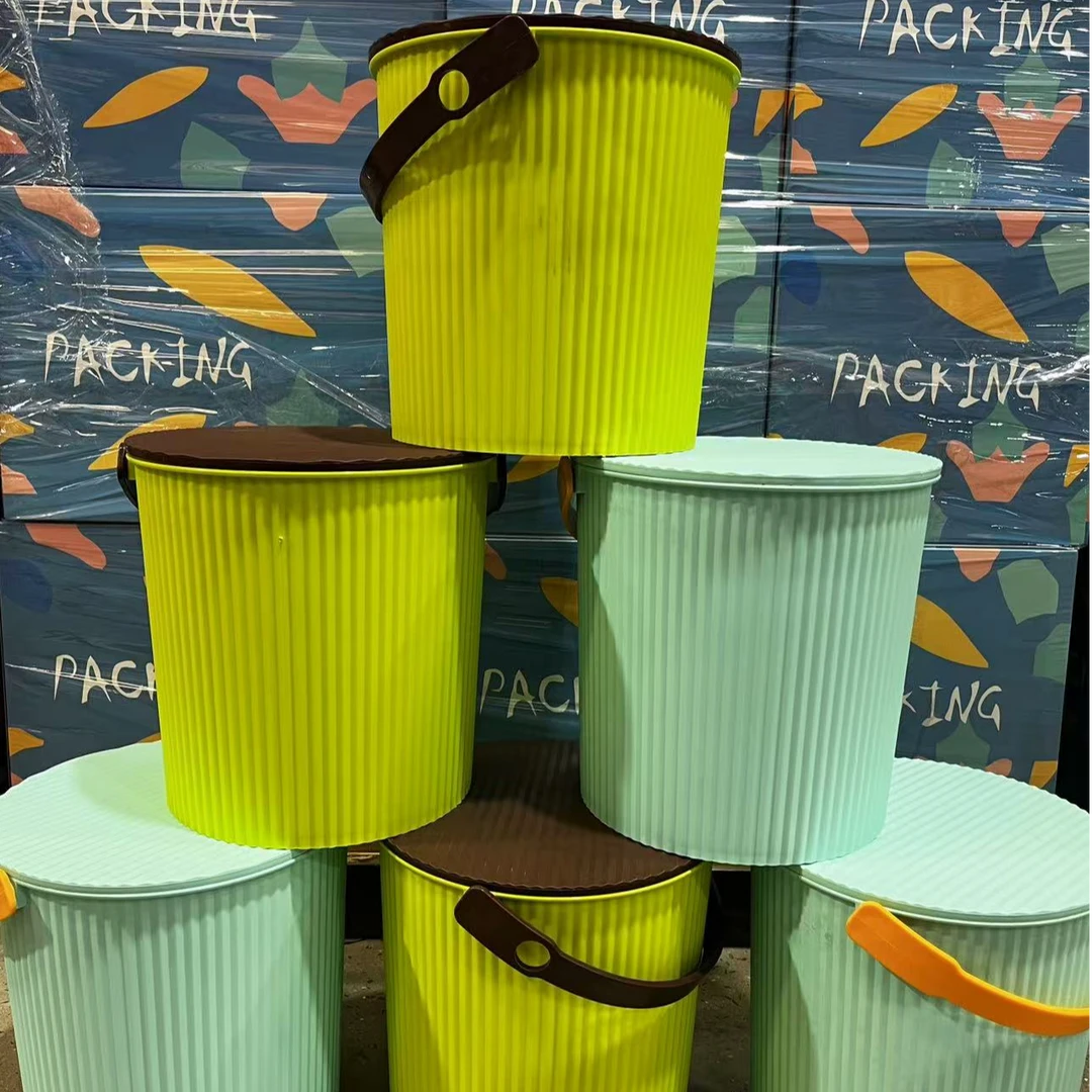 【文团补贴】 高颜值水桶带盖子可当垃圾桶 颜色随机发 介意勿拍