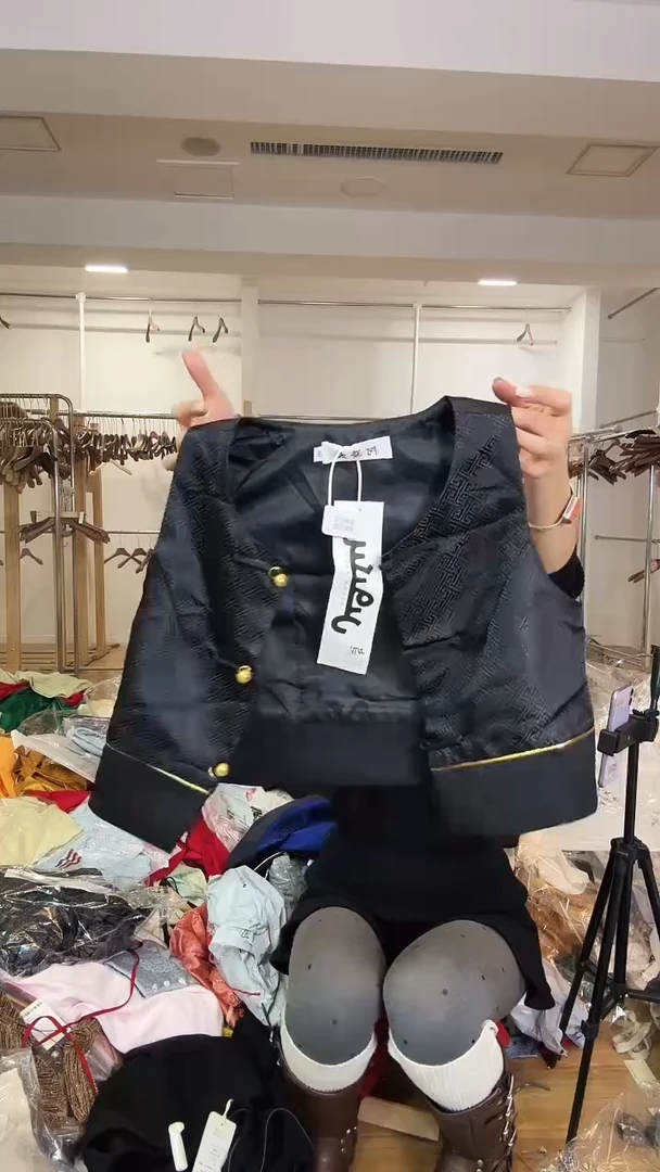 马甲       S码         100斤