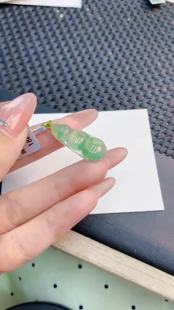翡翠18K金镶嵌吊坠(不含链)1
