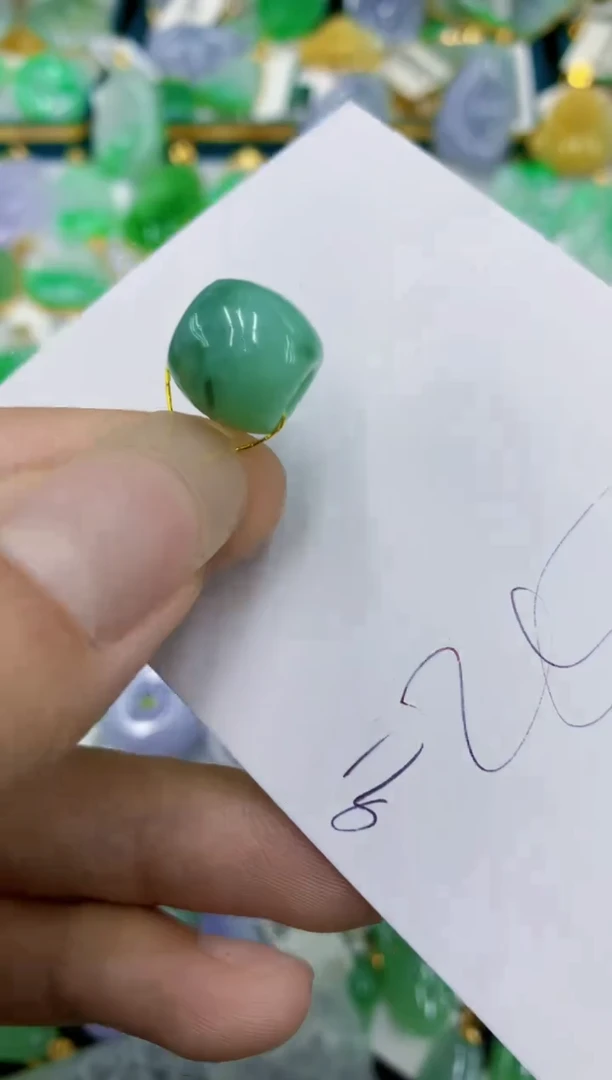 翡翠未镶嵌颈饰11111111111