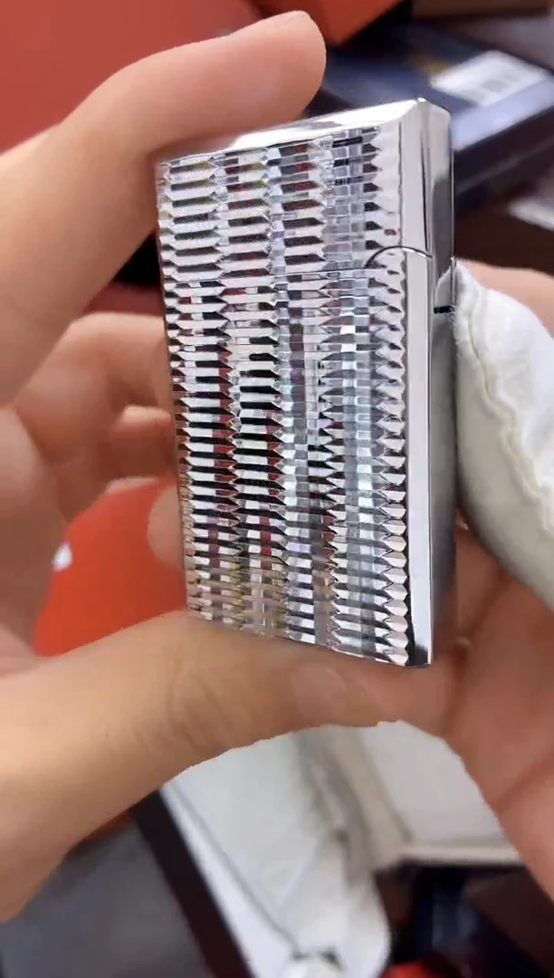 皮尔卡丹银色打火机
