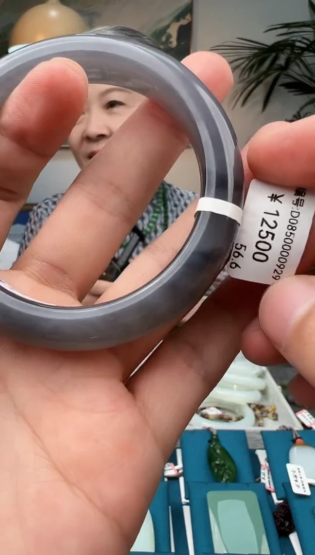 和田玉手镯未镶嵌56.6  D