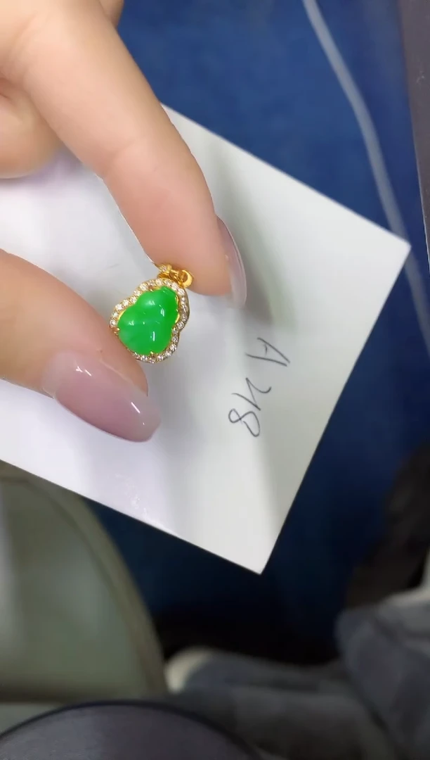 颈饰未镶嵌翡翠缅甸天然翡翠A货