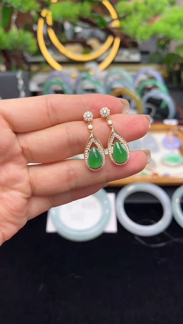 18K金镶嵌翡翠耳坠耳坠