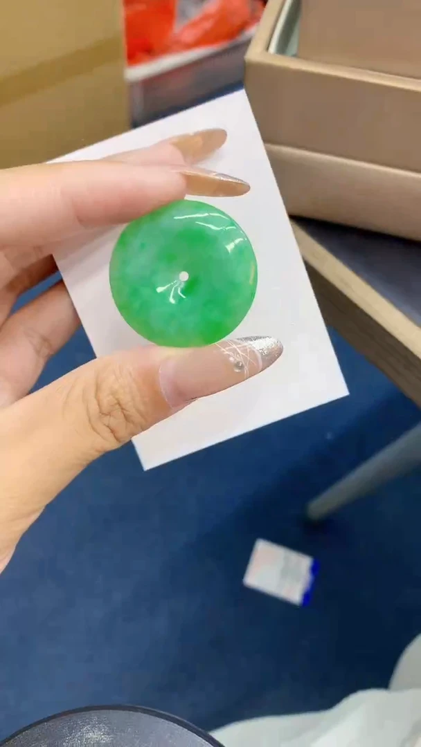 颈饰未镶嵌翡翠1