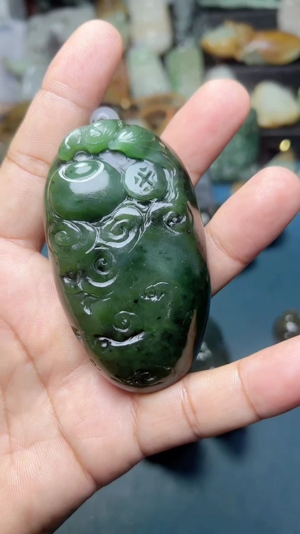 未镶嵌和田玉把件-