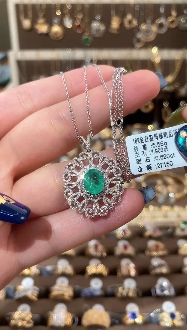 18K金镶嵌项链祖母绿18K金白祖母绿钻石精品项链