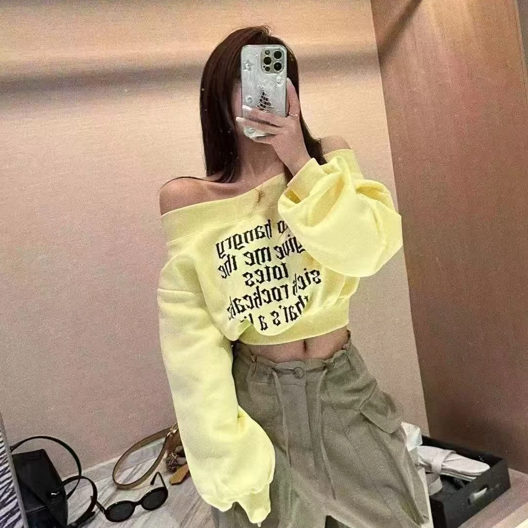 辣妹新款斜肩长袖女春季字母印花修身显瘦打底衫露肩上衣
