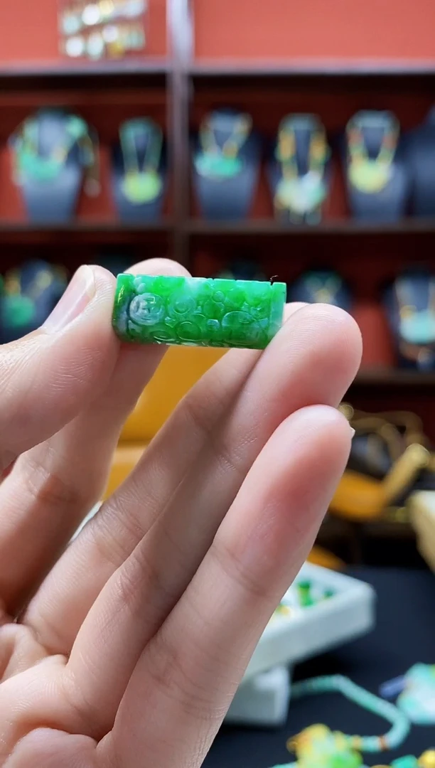 颈饰未镶嵌翡翠翡翠吊坠-89