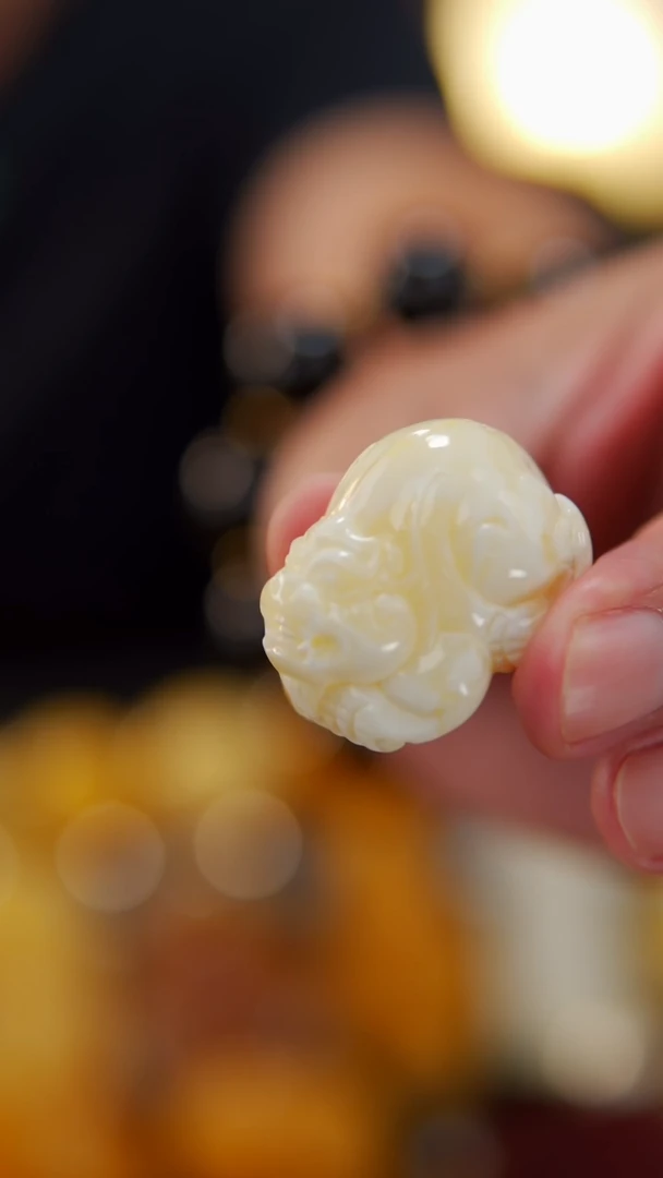 【闪购商品】蜜蜡颈饰未镶嵌白蜡貔貅12