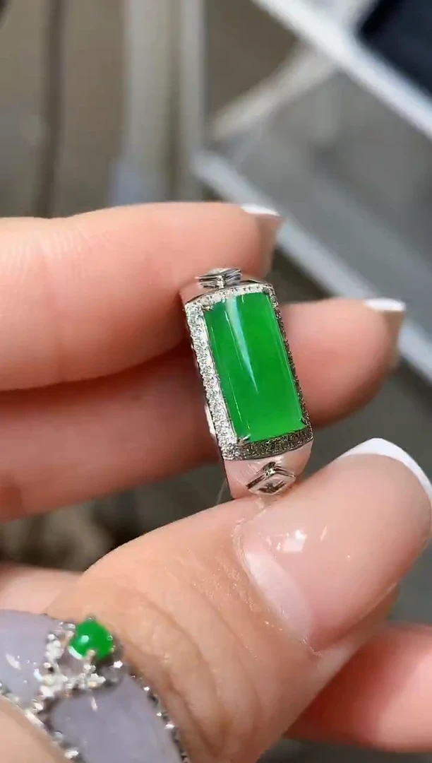 18K金镶嵌戒指翡翠C38