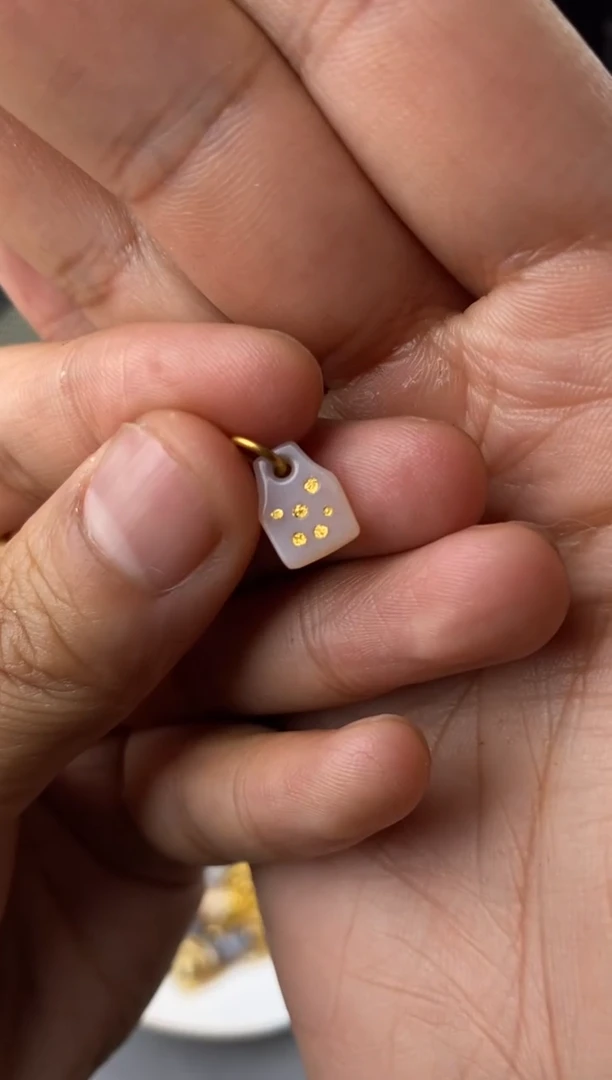 【闪购商品】玛瑙/玉髓吊坠18K金镶嵌吊坠