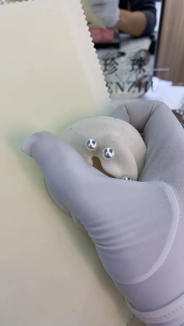 18K金镶嵌饰品海水珍珠7-7.5素钉定制