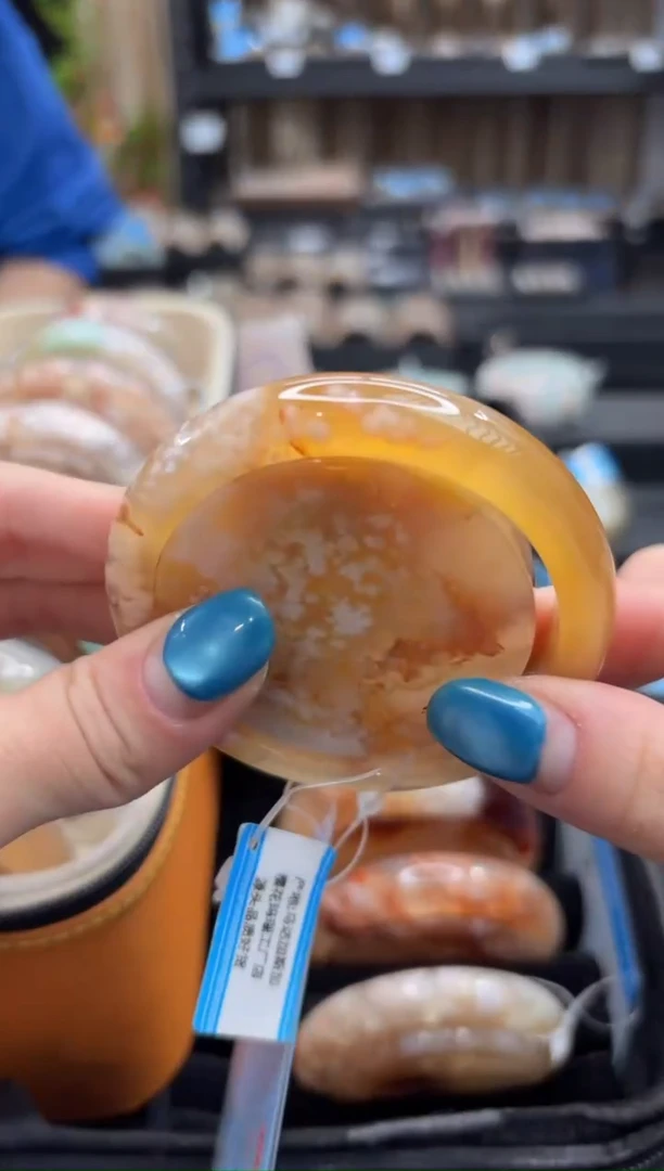 未镶嵌手镯石英质玉273(53圈赠送镯心)