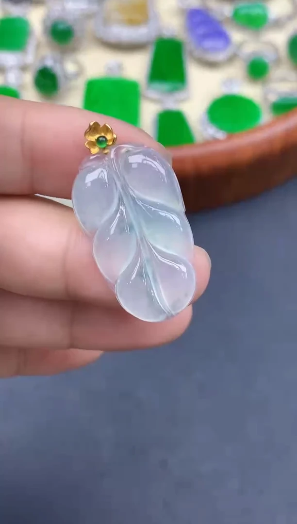 颈饰18K金镶嵌翡翠105-中国好珍宝