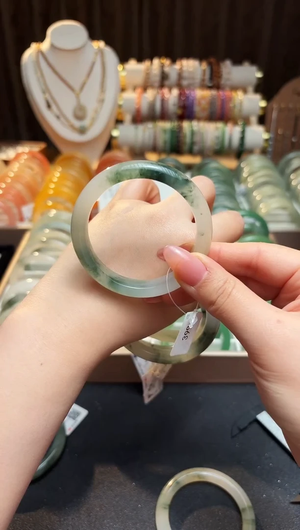 未镶嵌手镯石英质玉晏*?54