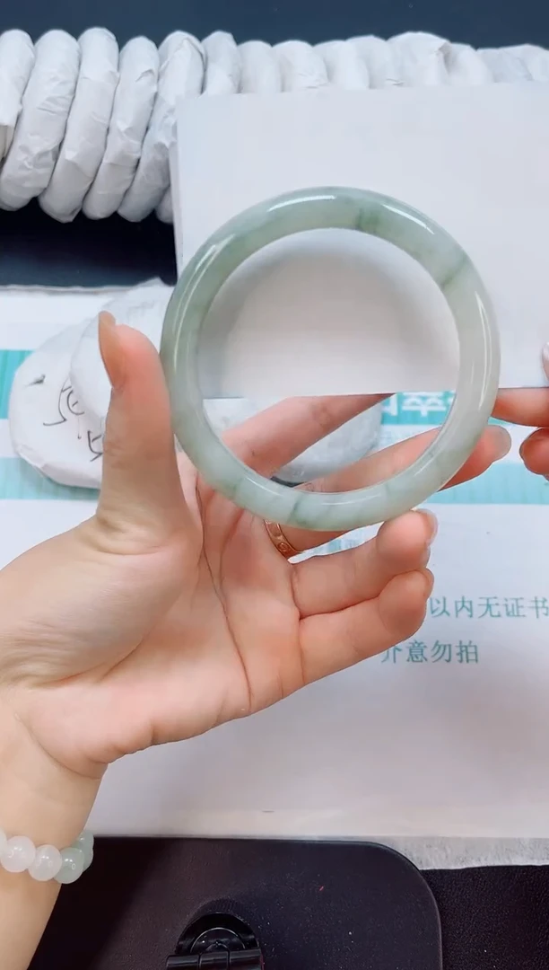 石英质玉手镯未镶嵌118/59