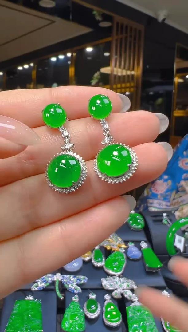 18K金镶嵌翡翠耳饰054