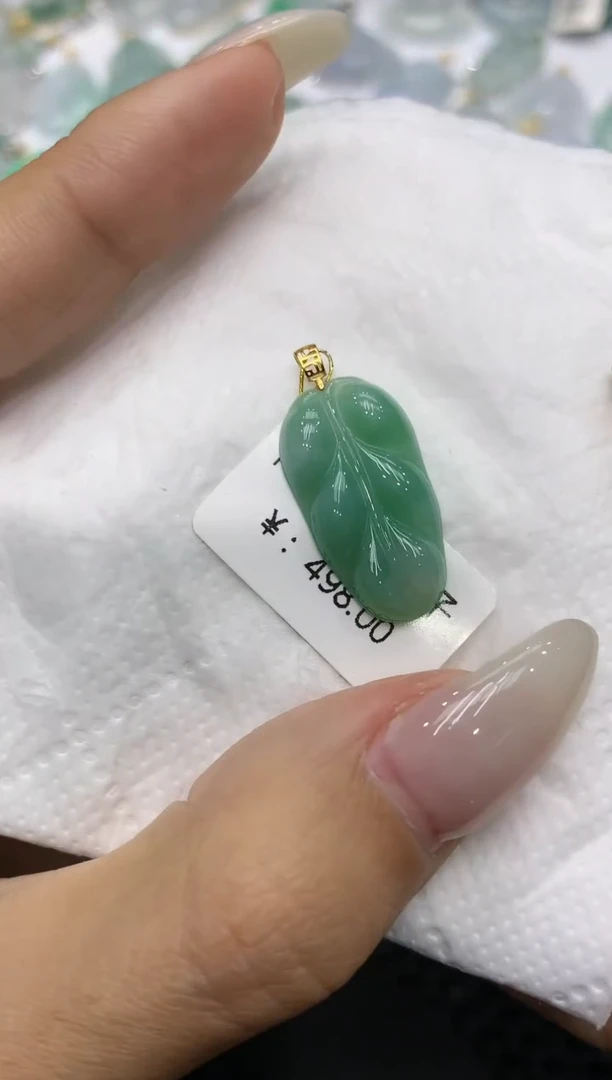 颈饰18K金镶嵌翡翠111111111111