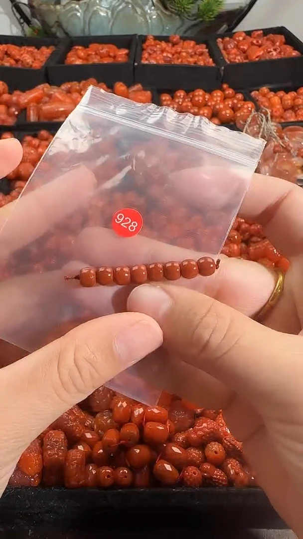 颈饰未镶嵌南红玛瑙1