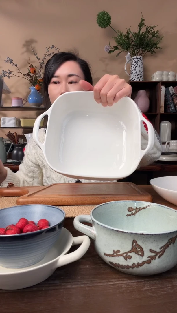 8.2英寸亮白双耳方碗微瑕