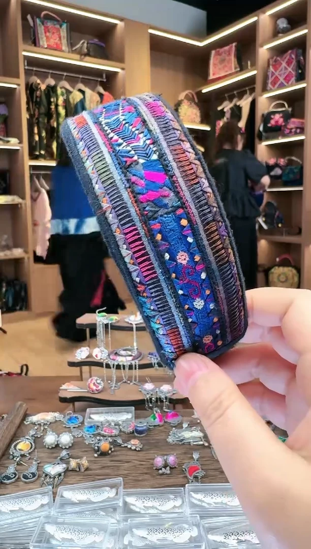 【闪购商品】织绣L686黔东南苗族刺绣