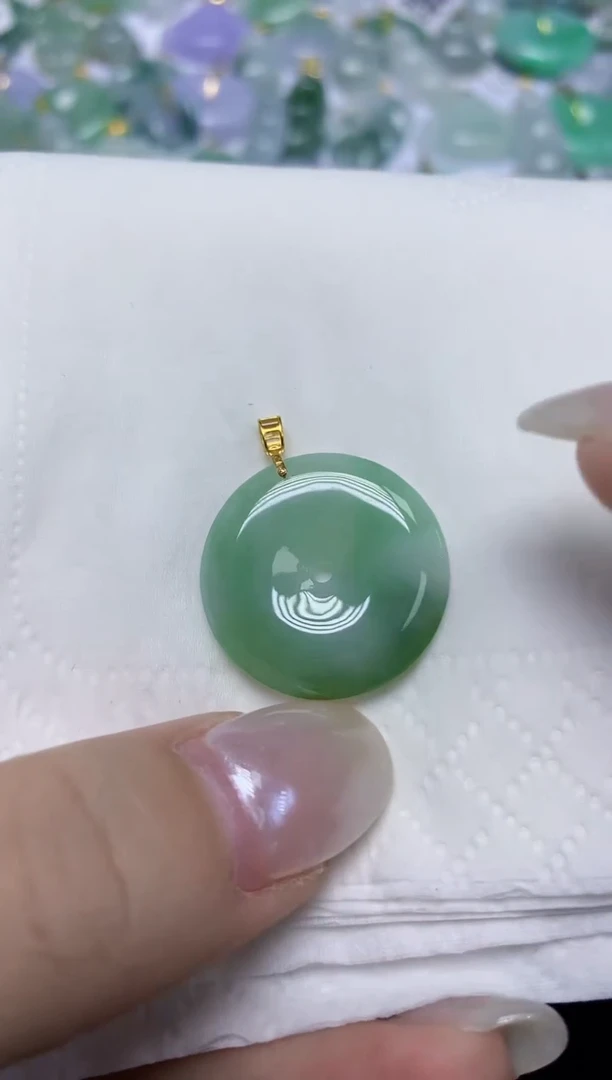 翡翠18K金镶嵌颈饰天然缅甸翡翠A货